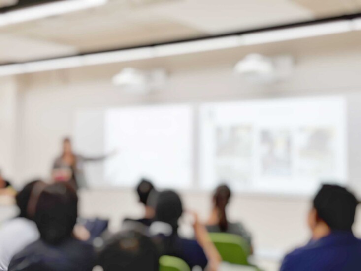 Nye regler ændrer momsfritagelsen for undervisning – herunder holdundervisning